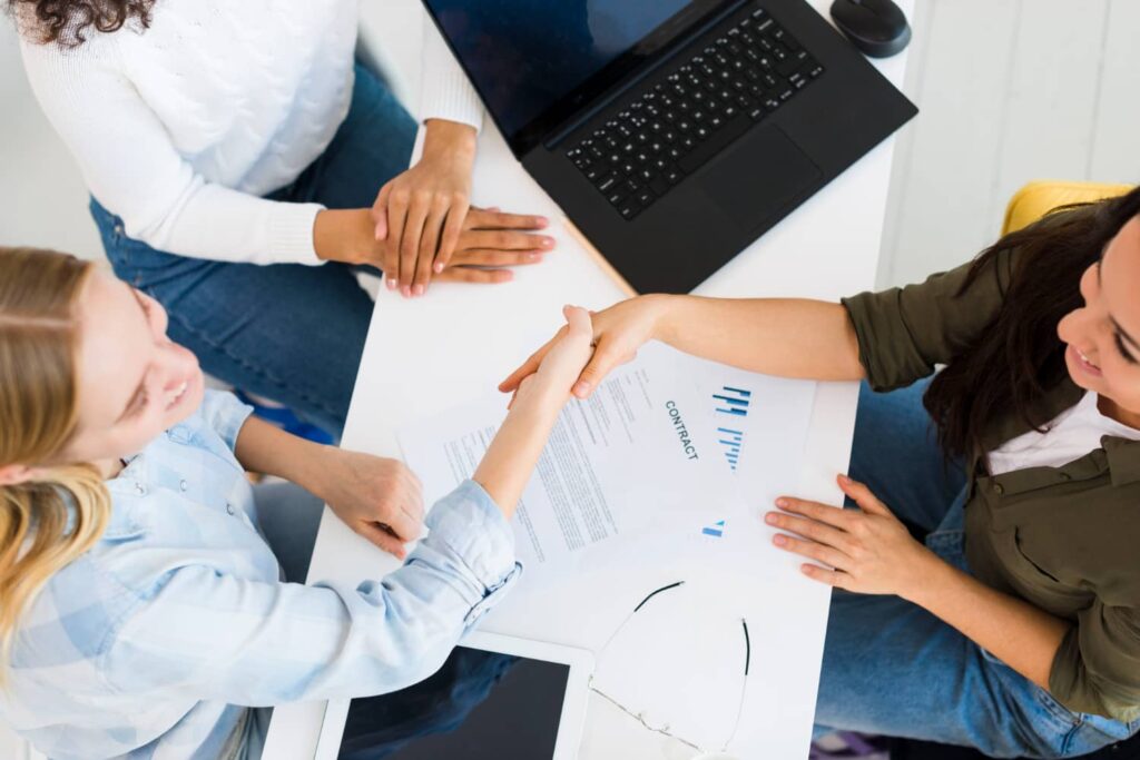 Dlaczego firmy zatrudniają przez agencję pracy tymczasowej?